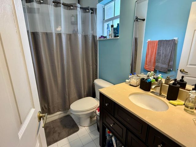 2401 NW 139th Avenue, Sunrise, FL 33323