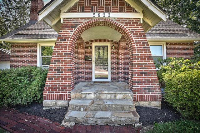 5833 Monrovia Street, Shawnee, KS 66216