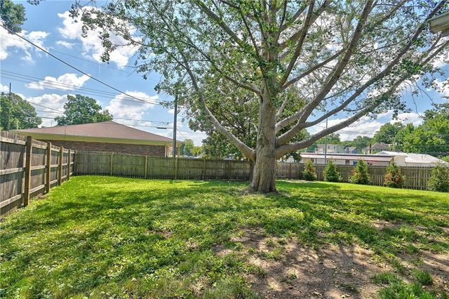 5833 Monrovia Street, Shawnee, KS 66216