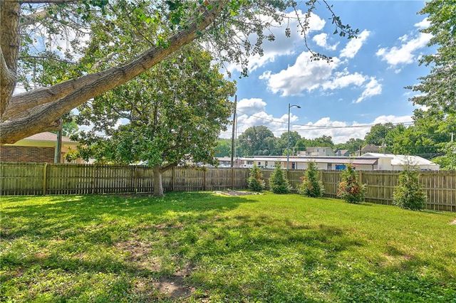 5833 Monrovia Street, Shawnee, KS 66216