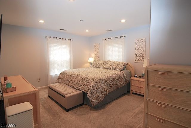 48 Commonwealth Dr Ondo, Bernards Twp., NJ 07920