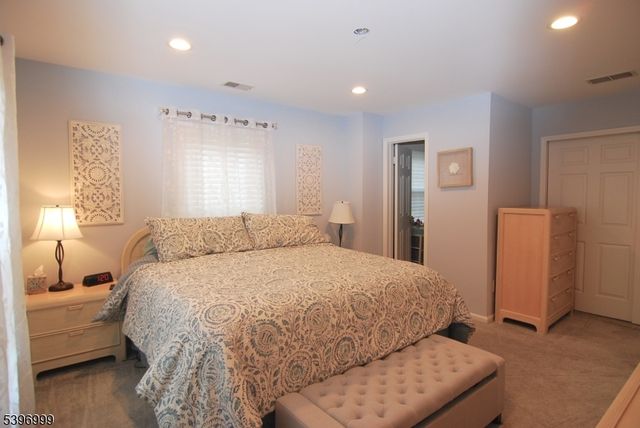 48 Commonwealth Dr Ondo, Bernards Twp., NJ 07920