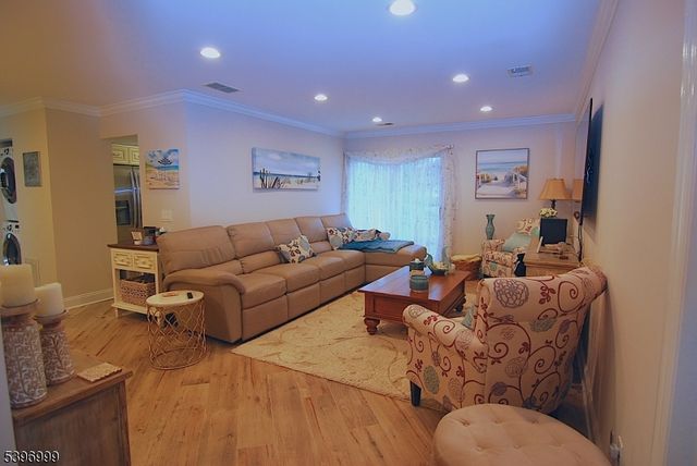 48 Commonwealth Dr Ondo, Bernards Twp., NJ 07920