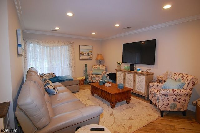 48 Commonwealth Dr Ondo, Bernards Twp., NJ 07920