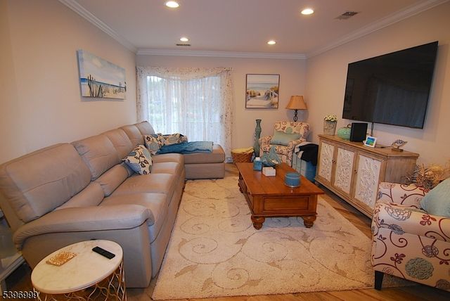 48 Commonwealth Dr Ondo, Bernards Twp., NJ 07920