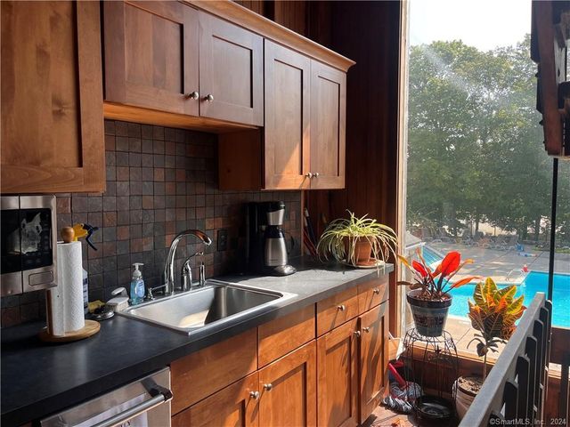 60 Olcott Way 60, Ridgefield, CT 06877