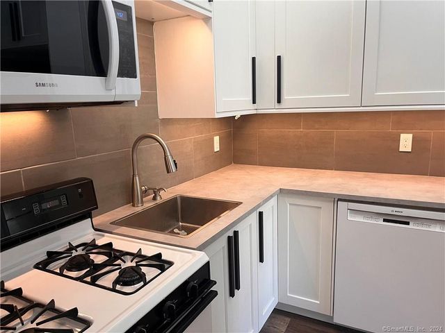 60 Olcott Way 60, Ridgefield, CT 06877