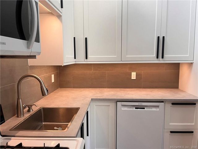 60 Olcott Way 60, Ridgefield, CT 06877