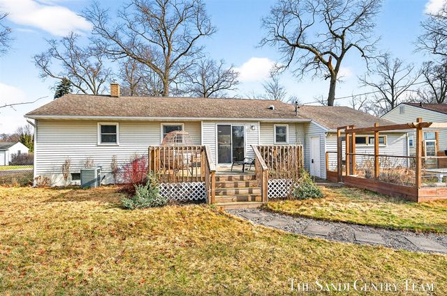 1703 Columbus Avenue, Norton Shores, MI 49441