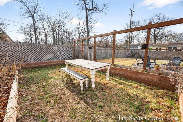 1703 Columbus Avenue, Norton Shores, MI 49441