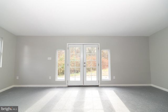 320 FENWICK RD, Pilesgrove, NJ 08098