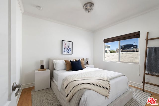 11723 Mayfield Avenue 3, Los Angeles, CA 90049