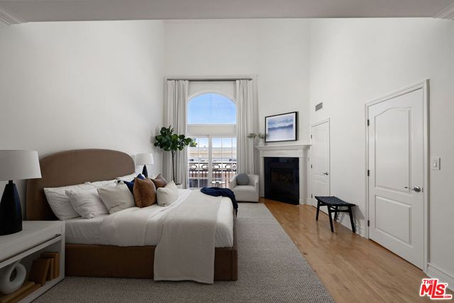 11723 Mayfield Avenue 3, Los Angeles, CA 90049