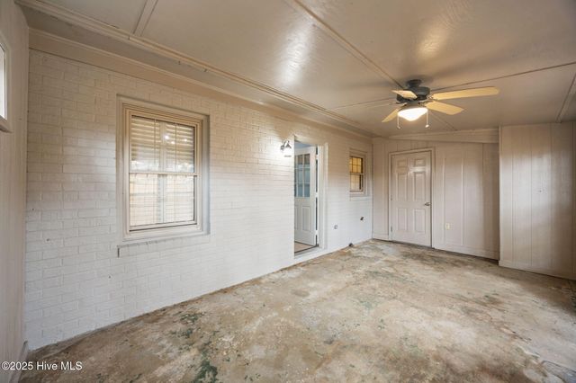 70 Barnes Street, Greenville, NC 27858