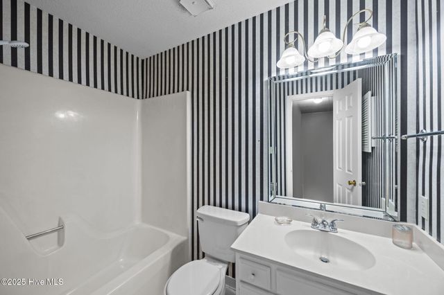 70 Barnes Street, Greenville, NC 27858