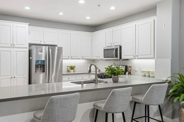 6 taquitz, Irvine, CA 92602