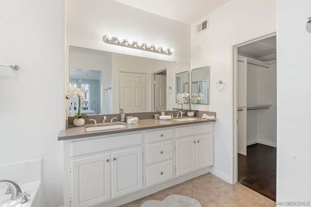 6 taquitz, Irvine, CA 92602