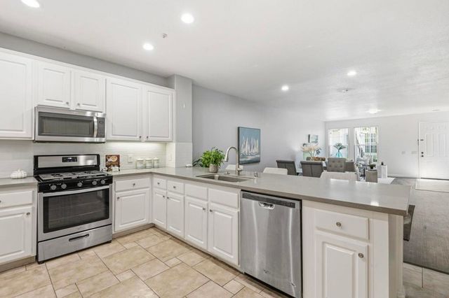 6 taquitz, Irvine, CA 92602