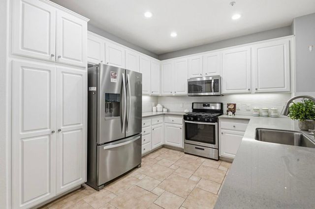 6 taquitz, Irvine, CA 92602