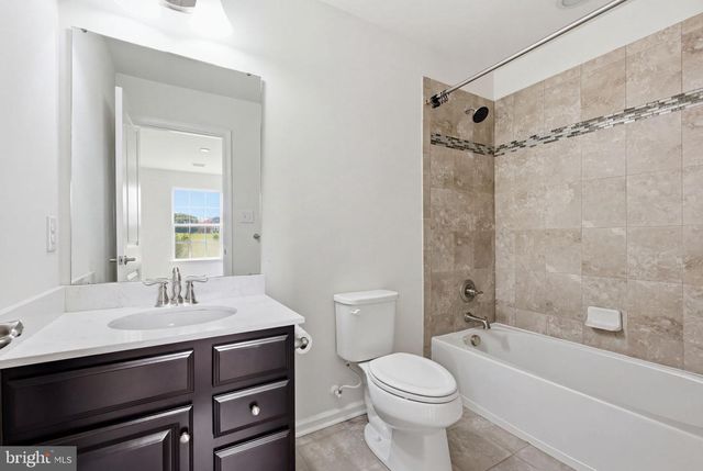 7 MONTELLA CIR, Pottstown, PA 19464