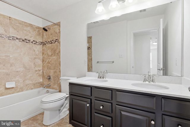 7 MONTELLA CIR, Pottstown, PA 19464