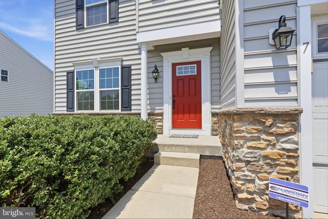 7 MONTELLA CIR, Pottstown, PA 19464