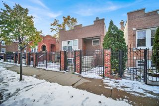 2854 S Central Park Avenue, Chicago, IL 60623