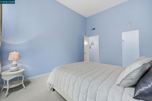 460 N Civic Dr 302, Walnut Creek, CA 94596