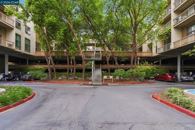 460 N Civic Dr 302, Walnut Creek, CA 94596