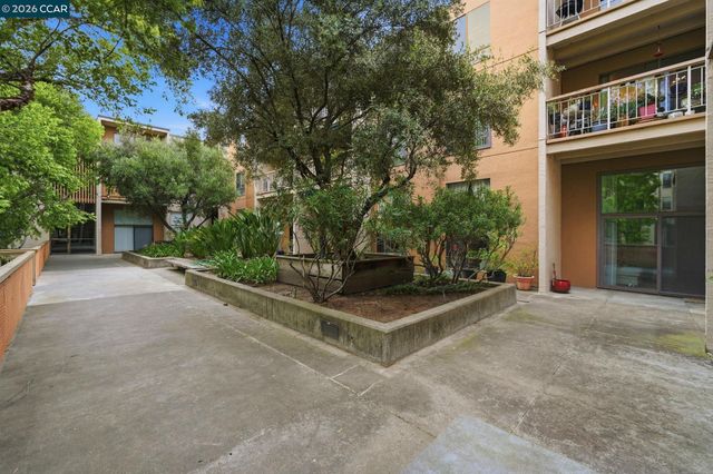 460 N Civic Dr 302, Walnut Creek, CA 94596