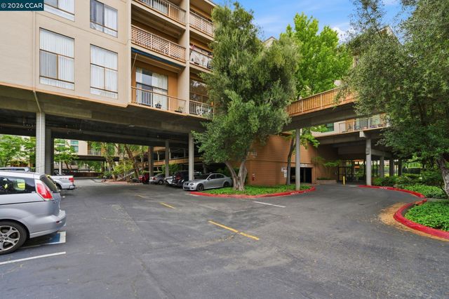 460 N Civic Dr 302, Walnut Creek, CA 94596