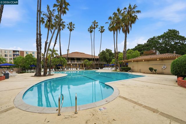 460 N Civic Dr 302, Walnut Creek, CA 94596