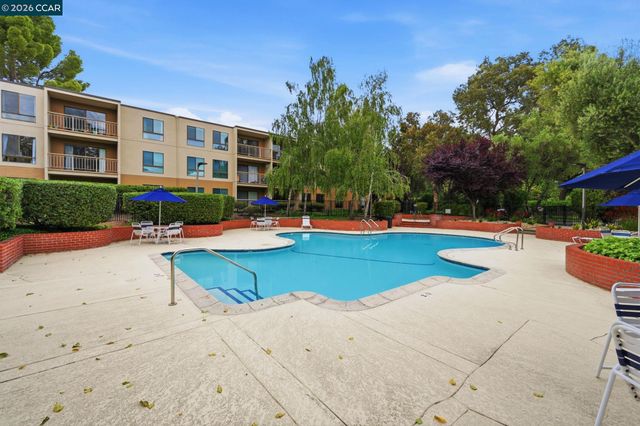 460 N Civic Dr 302, Walnut Creek, CA 94596