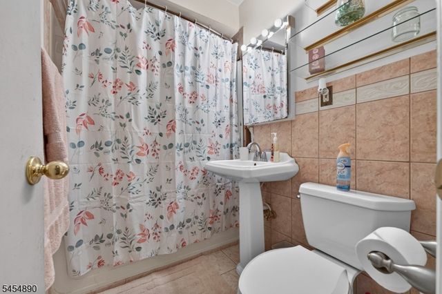 256 Austin Ave, Old Bridge Twp., NJ 08857