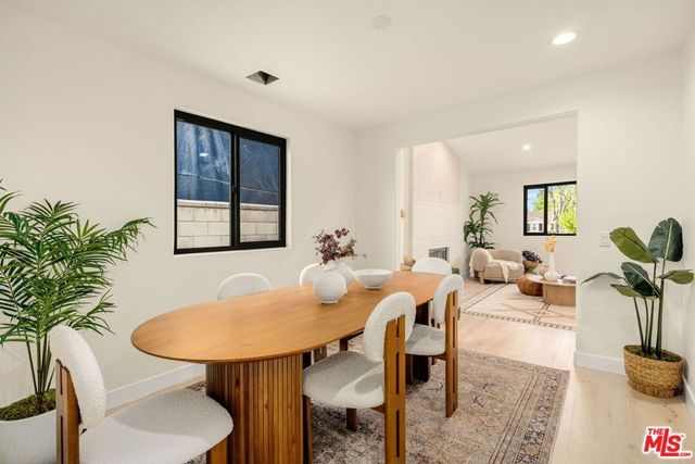 22642 Berdon Street, Woodland Hills, CA 91367