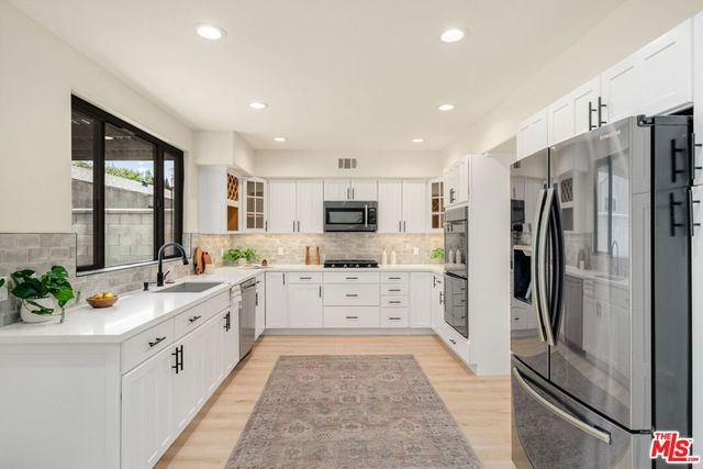 22642 Berdon Street, Woodland Hills, CA 91367