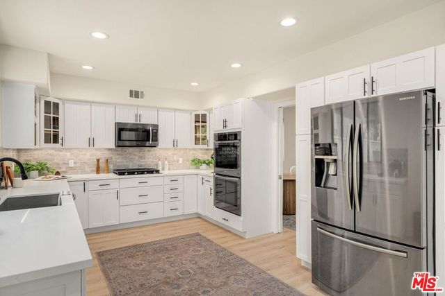 22642 Berdon Street, Woodland Hills, CA 91367