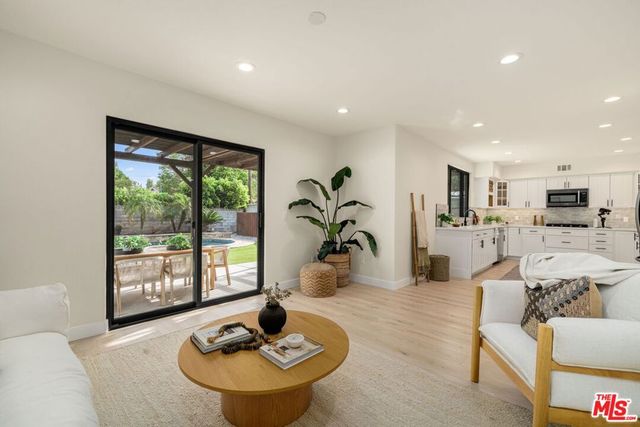 22642 Berdon Street, Woodland Hills, CA 91367