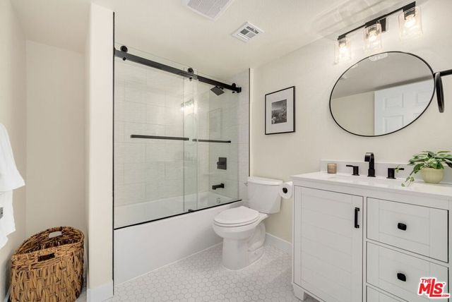 22642 Berdon Street, Woodland Hills, CA 91367