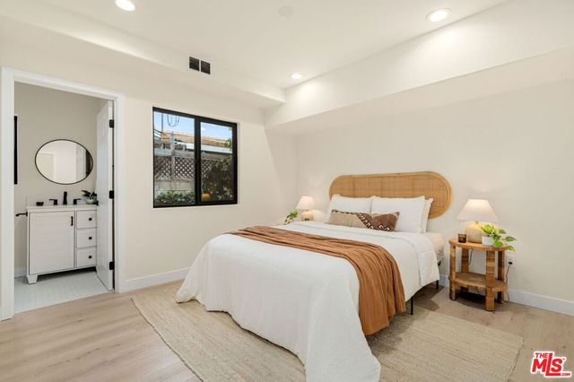 22642 Berdon Street, Woodland Hills, CA 91367