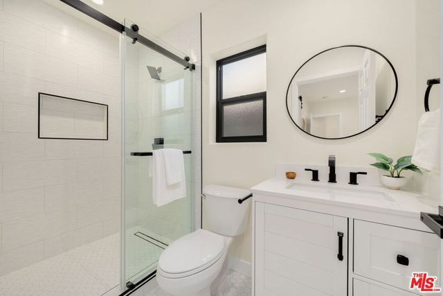 22642 Berdon Street, Woodland Hills, CA 91367