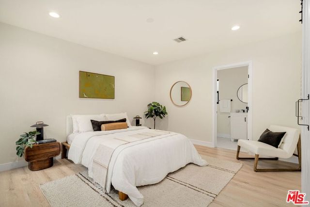 22642 Berdon Street, Woodland Hills, CA 91367