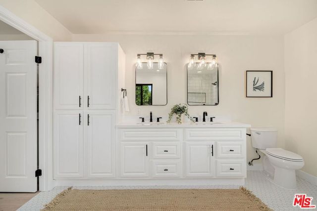 22642 Berdon Street, Woodland Hills, CA 91367