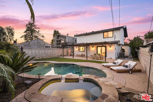 22642 Berdon Street, Woodland Hills, CA 91367