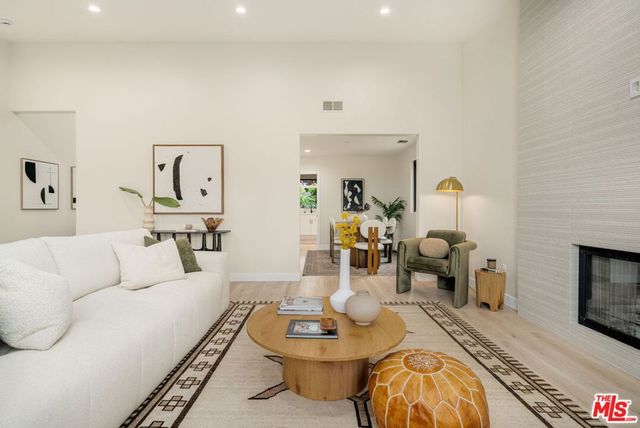 22642 Berdon Street, Woodland Hills, CA 91367