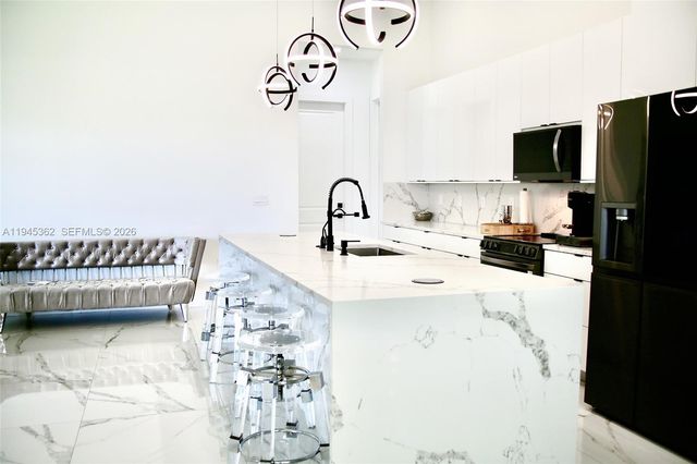 1449 SE 22nd, Cape Coral, FL 33990