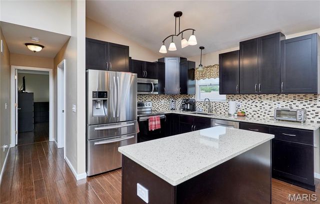 31 Canterbury Drive, Troy, MO 63379