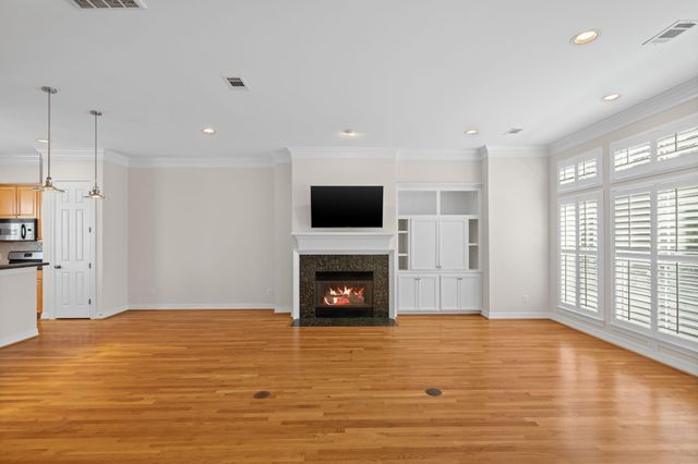 2196 Bancroft Street, Houston, TX 77027