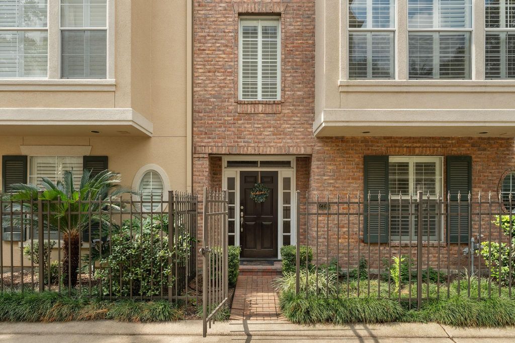 2196 Bancroft Street, Houston, TX 77027