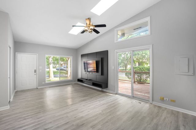 1817 Appaloosa Drive, Naperville, IL 60565